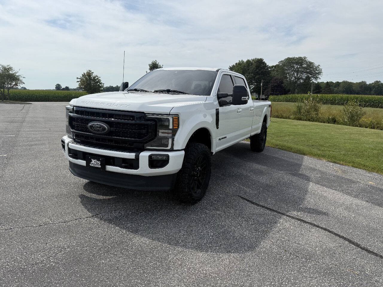 Used 2022 Ford F350 Lariat AWD/4WD image 2