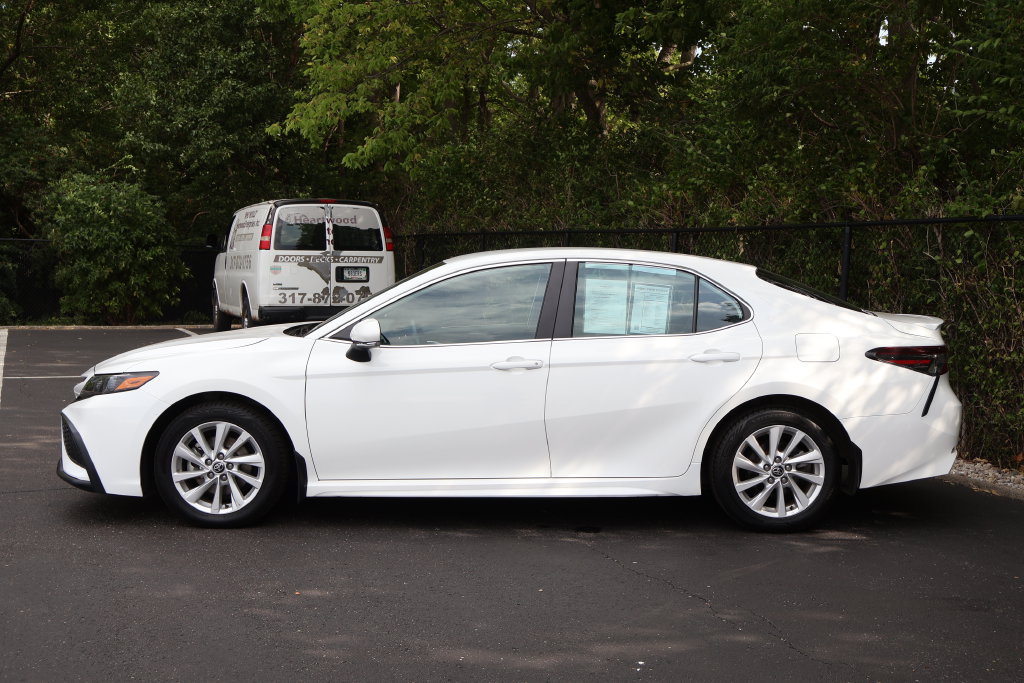 Used 2024 Toyota Camry SE FWD image 4