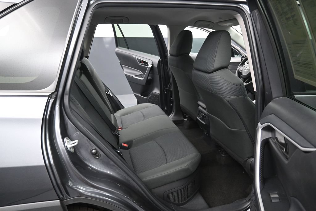 Used 2025 Toyota RAV4 LE AWD/4WD image 29