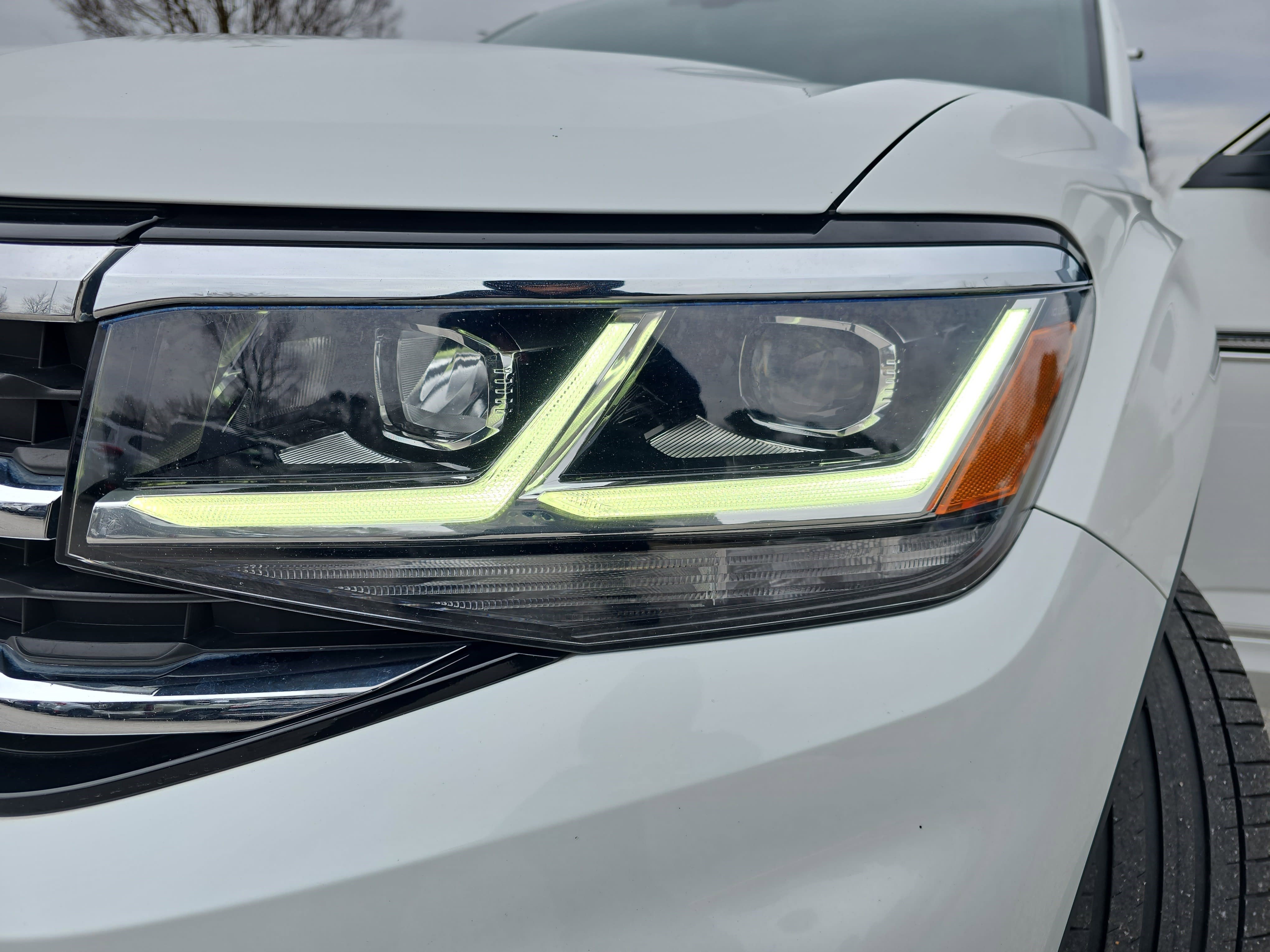 Used 2022 Volkswagen Atlas Cross Sport SEL Premium R-Line image 30