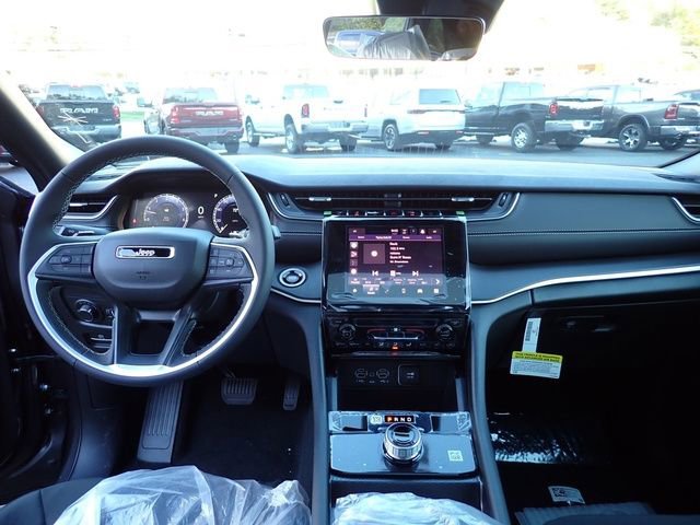 New 2025 Jeep Grand Cherokee Laredo X image 14