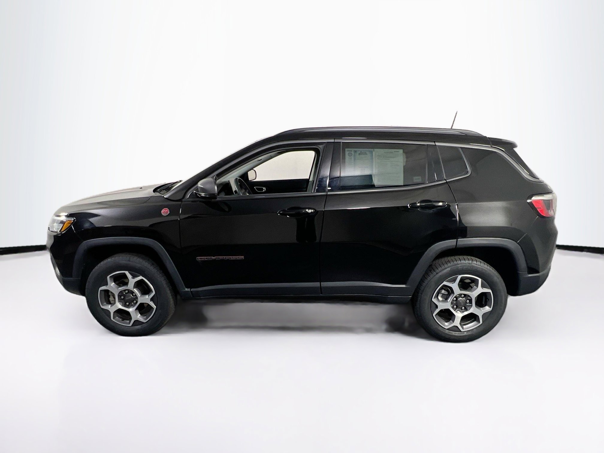 Used 2022 Jeep Compass Trailhawk AWD/4WD image 8