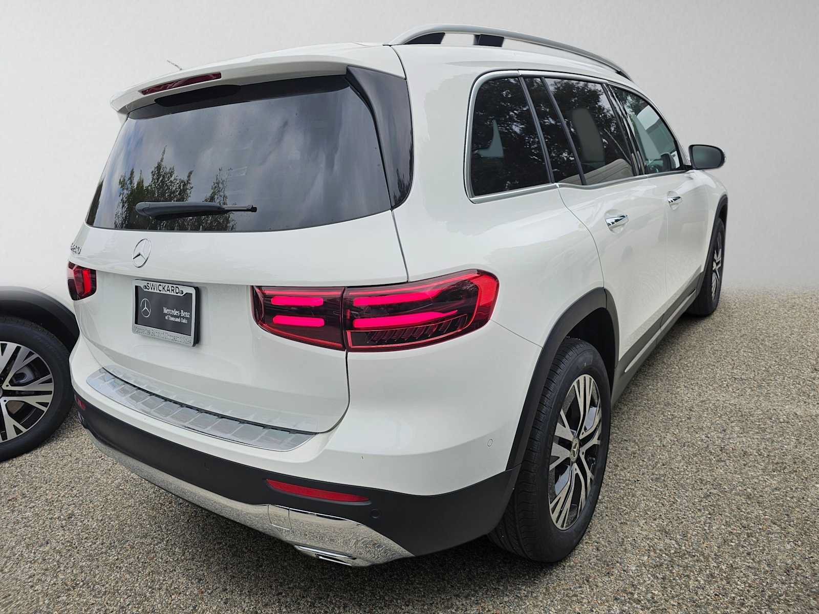 New 2026 Mercedes-Benz GLB 250 image 3