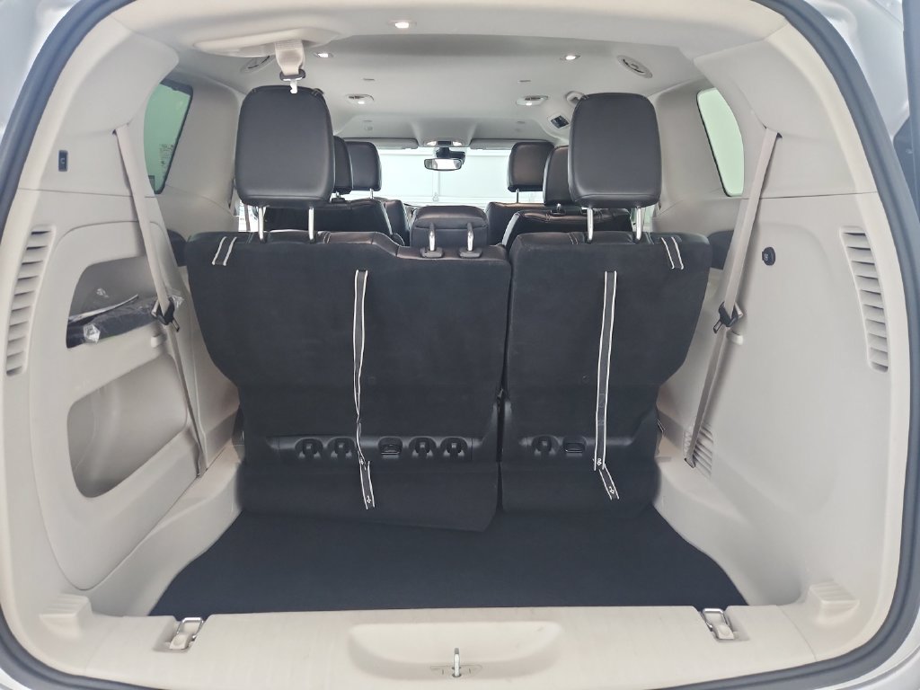 Certified 2024 Chrysler Pacifica Touring-L FWD image 36