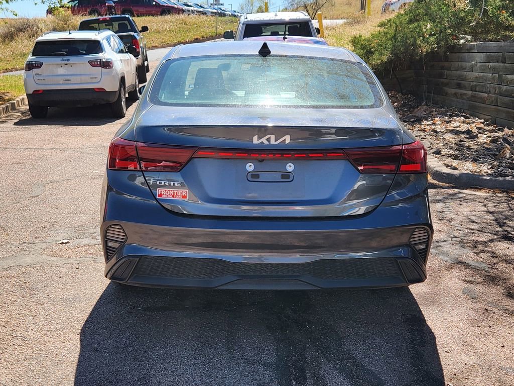 Certified 2022 Kia Forte LXS image 5