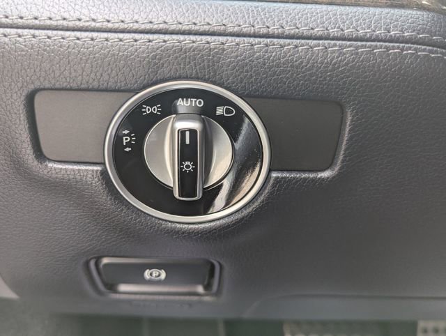 Used 2016 Mercedes-Benz SL 550 image 20