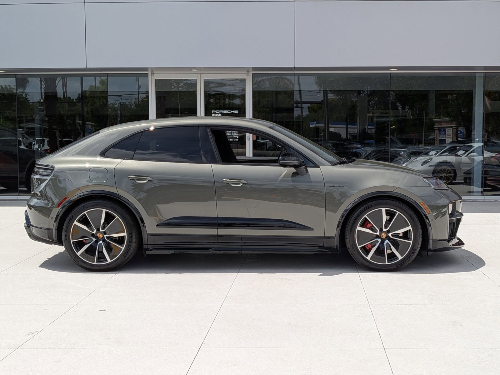 New 2026 Porsche Macan GTS Electric image 8