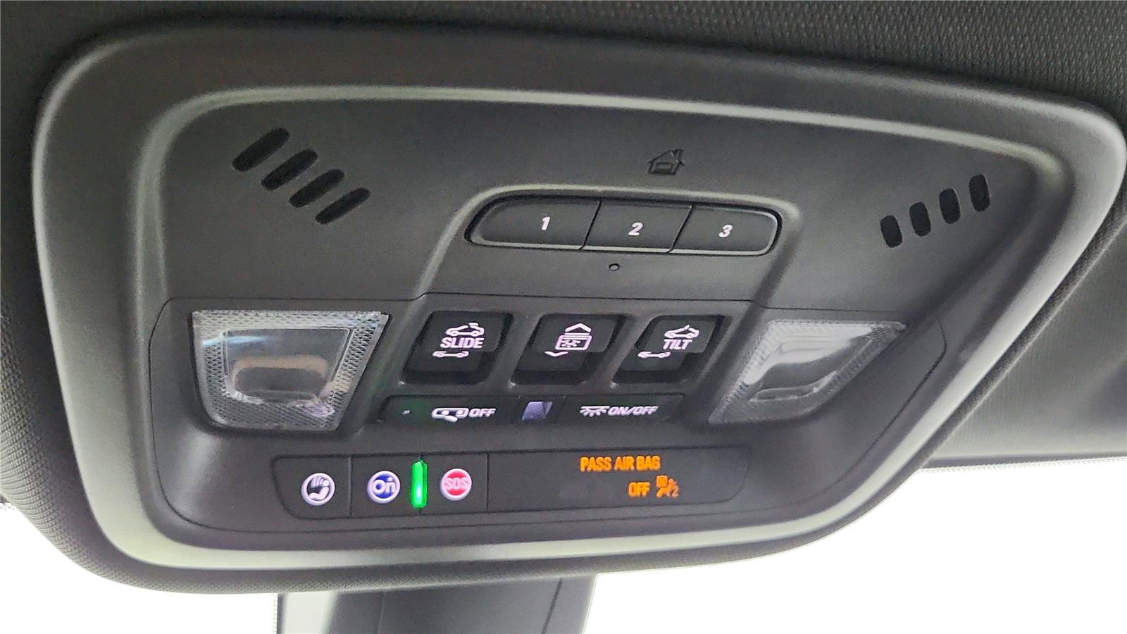 Used 2024 Chevrolet Traverse Premier w/ Redline Edition AWD/4WD image 33