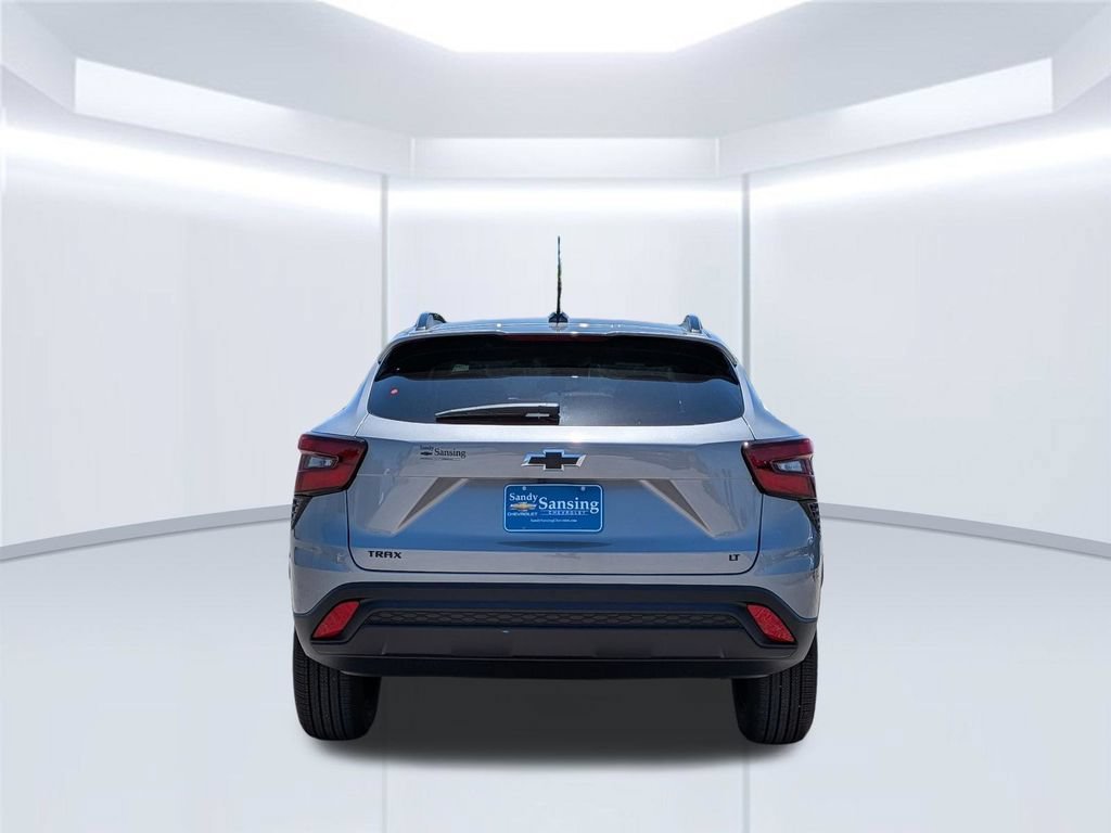 New 2026 Chevrolet Trax LT w/ Driver Confidence Package FWD image 5