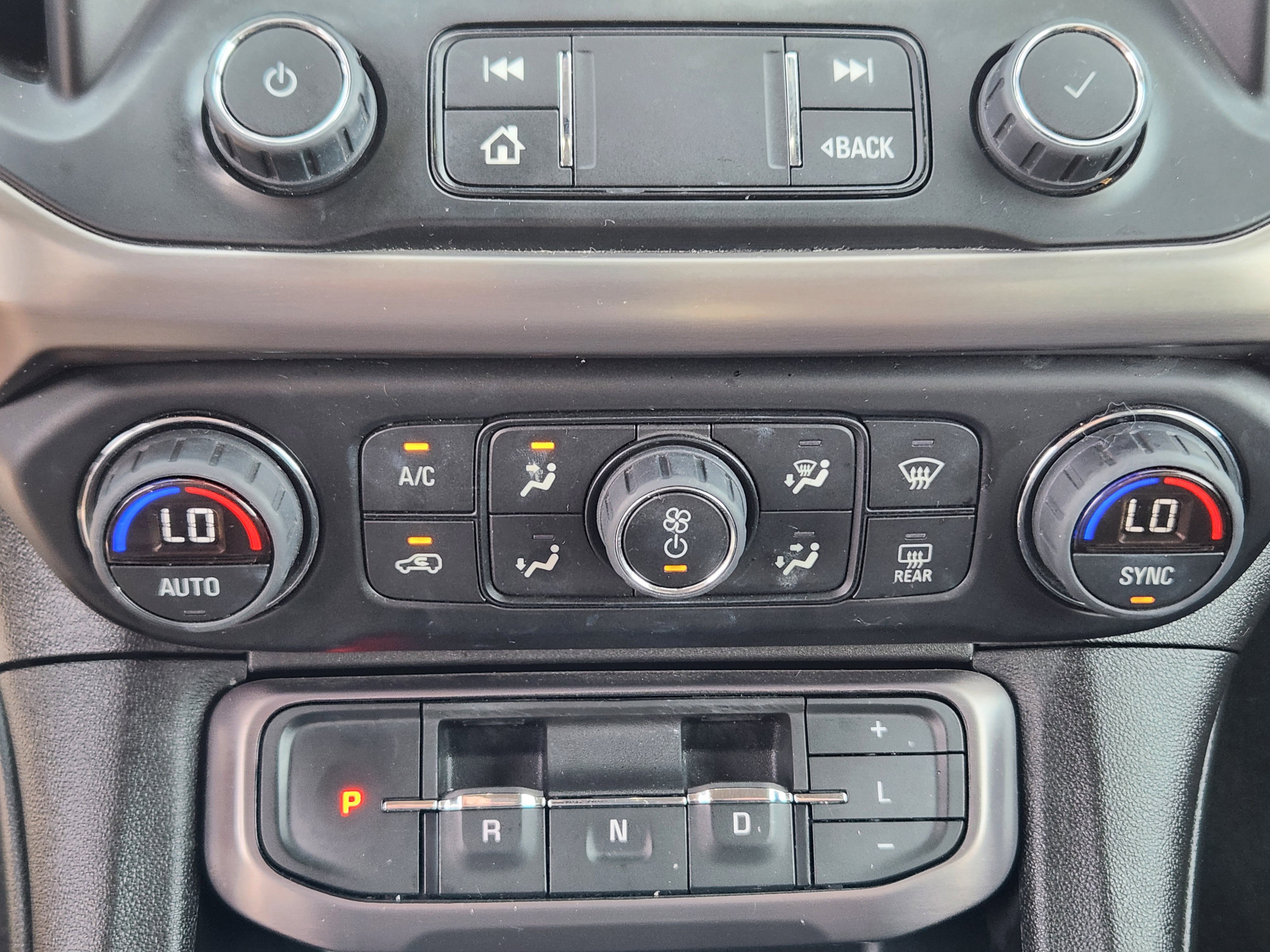 Used 2022 GMC Acadia AT4 w/ Technology Package image 14