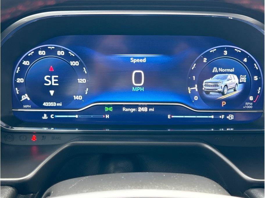 Used 2023 Chevrolet Suburban RST w/ Luxury Package image 16