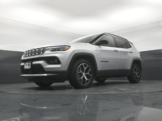 Used 2024 Jeep Compass Limited AWD/4WD image 20