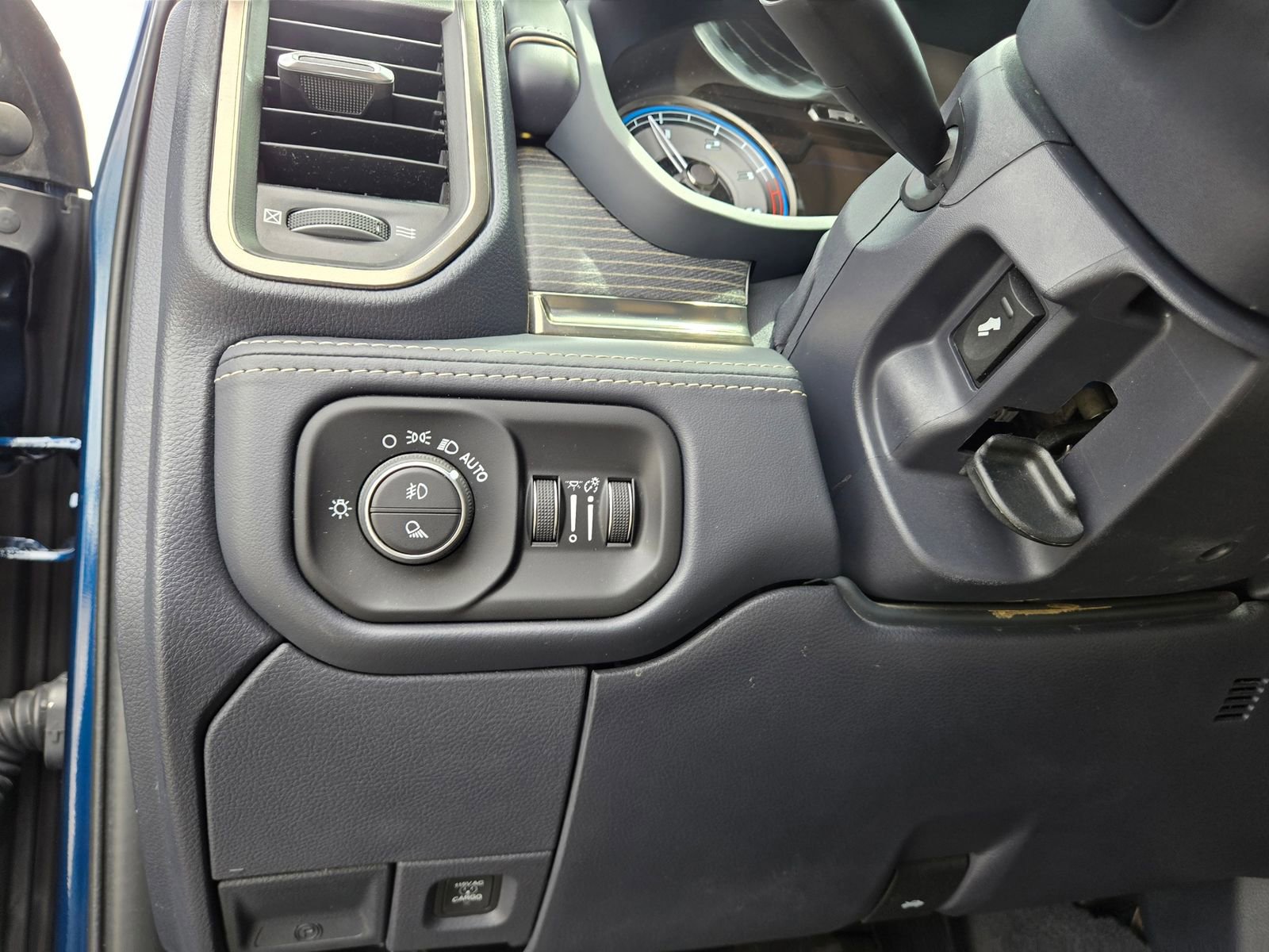 Used 2022 RAM 2500 Limited image 27