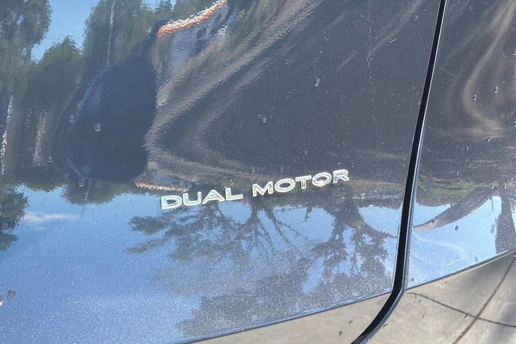 Used 2024 Tesla Model Y Long Range image 26