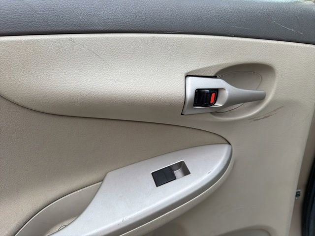 Used 2010 Toyota Corolla image 12