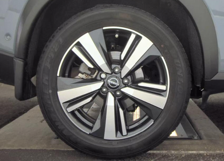 Used 2023 Nissan Rogue Platinum w/ Platinum Premium Package FWD image 14