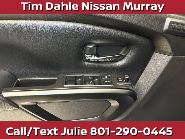 Used 2023 Nissan Titan PRO-4X w/ Pro-4x Convenience Package AWD/4WD image 21