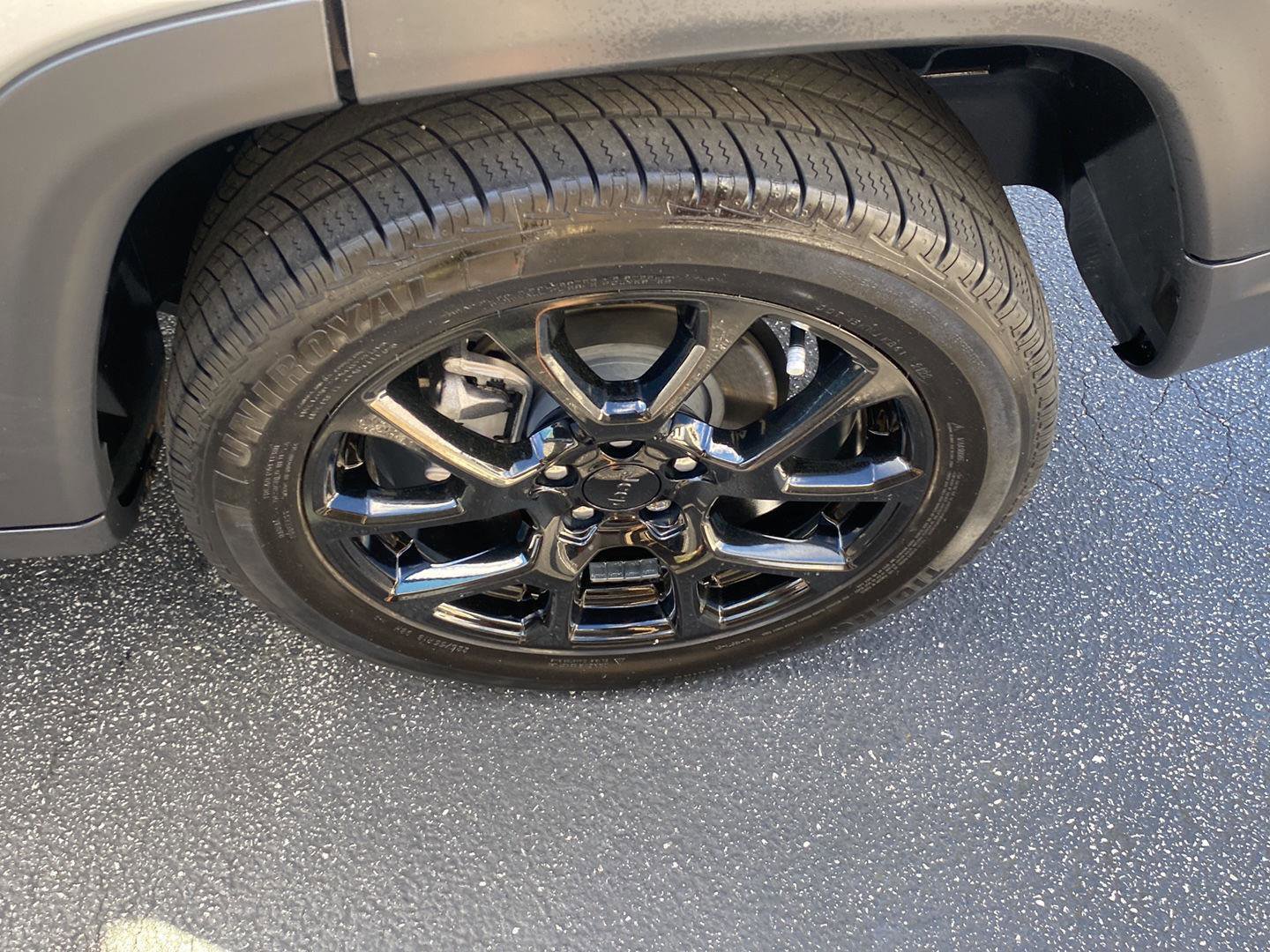 Used 2024 Jeep Compass Latitude w/ Altitude Special Edition image 11