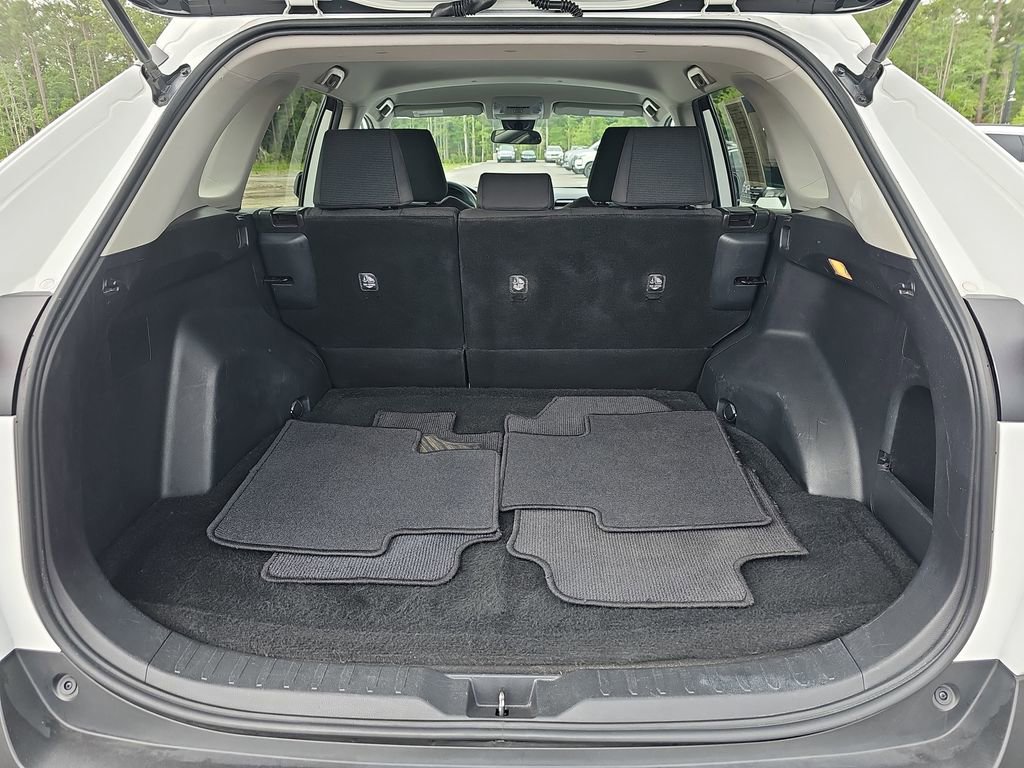 Used 2021 Toyota RAV4 LE FWD image 16