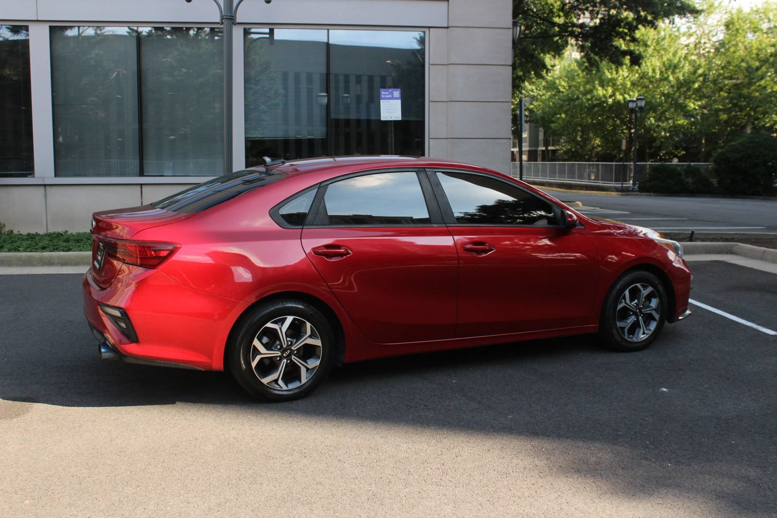 Used 2020 Kia Forte LXS FWD image 7