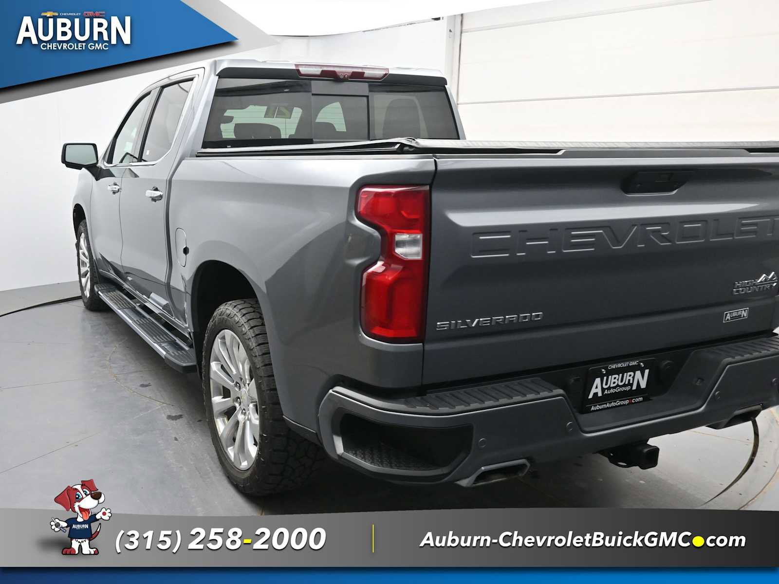 Used 2021 Chevrolet Silverado 1500 High Country w/ Technology Package image 12