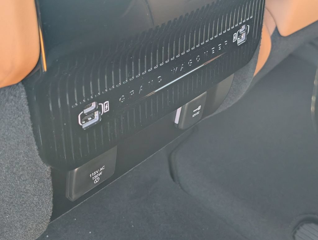 New 2026 Jeep Grand Wagoneer L Summit AWD/4WD image 23