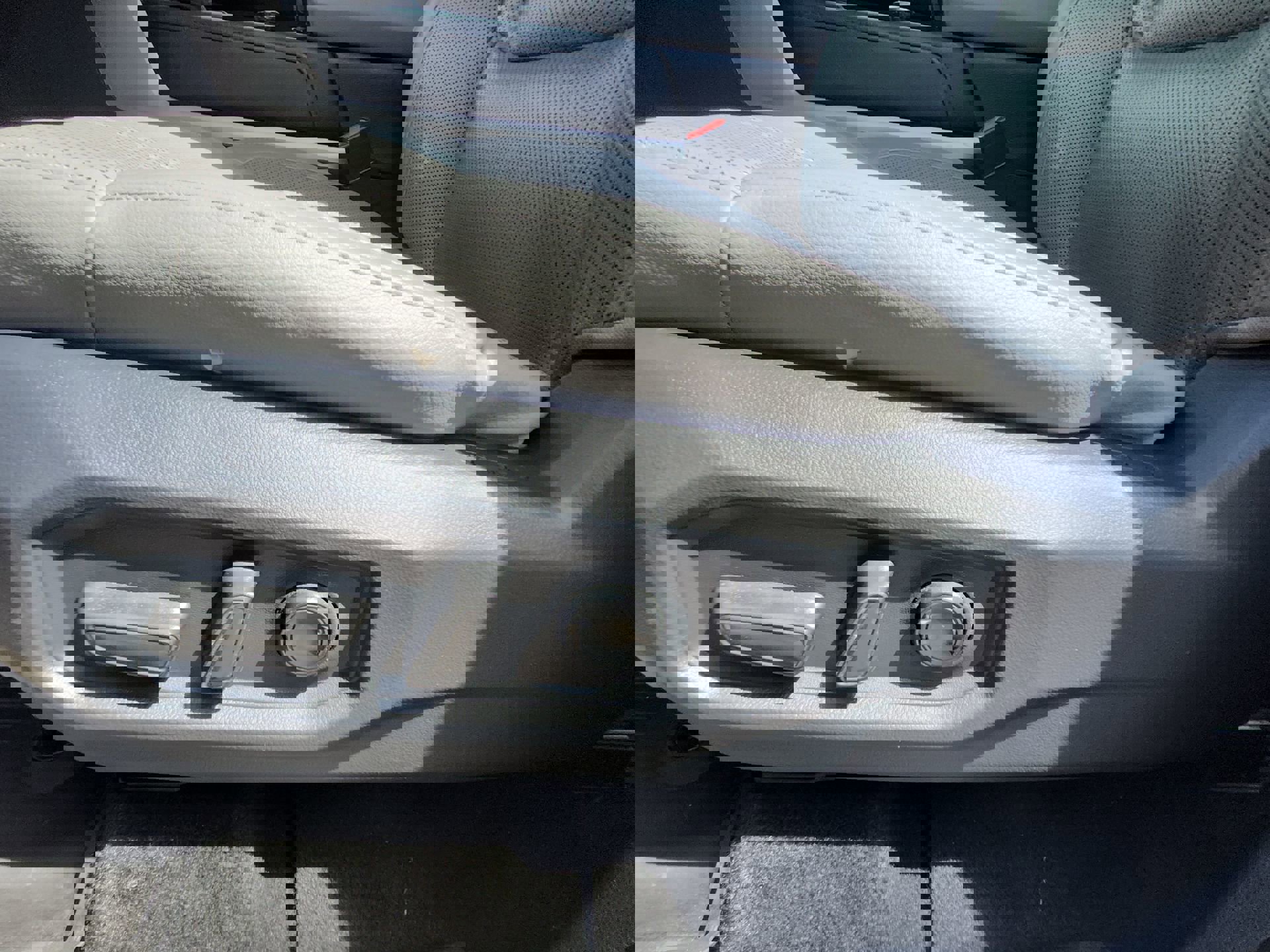 Used 2023 Toyota Tundra Limited image 12