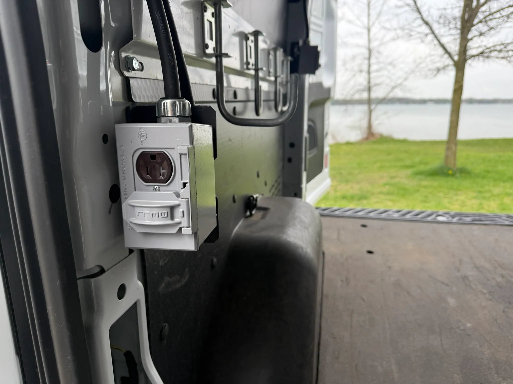 Used 2016 Ford Transit 250 130 Low Roof RWD image 15