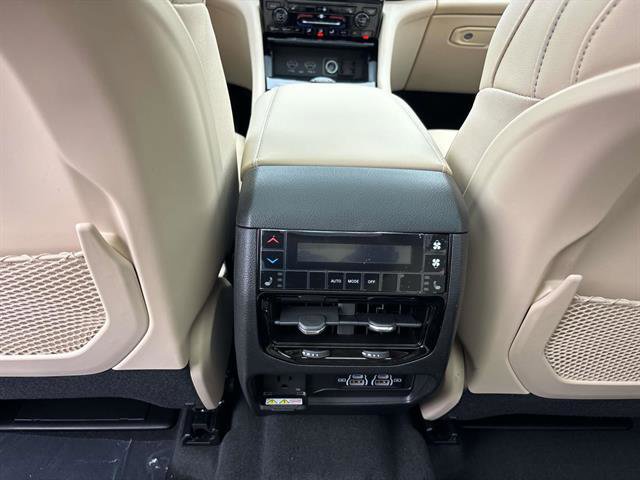 New 2025 Jeep Grand Cherokee L Limited image 9