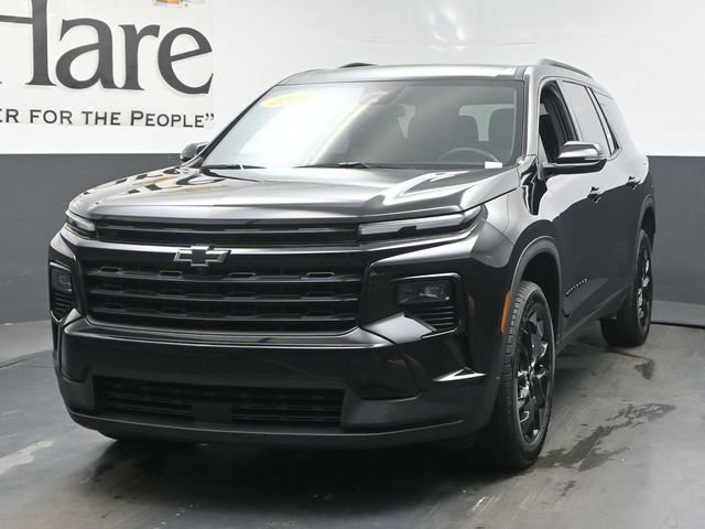 Used 2026 Chevrolet Traverse LT w/ Midnight/Sport Edition FWD image 7