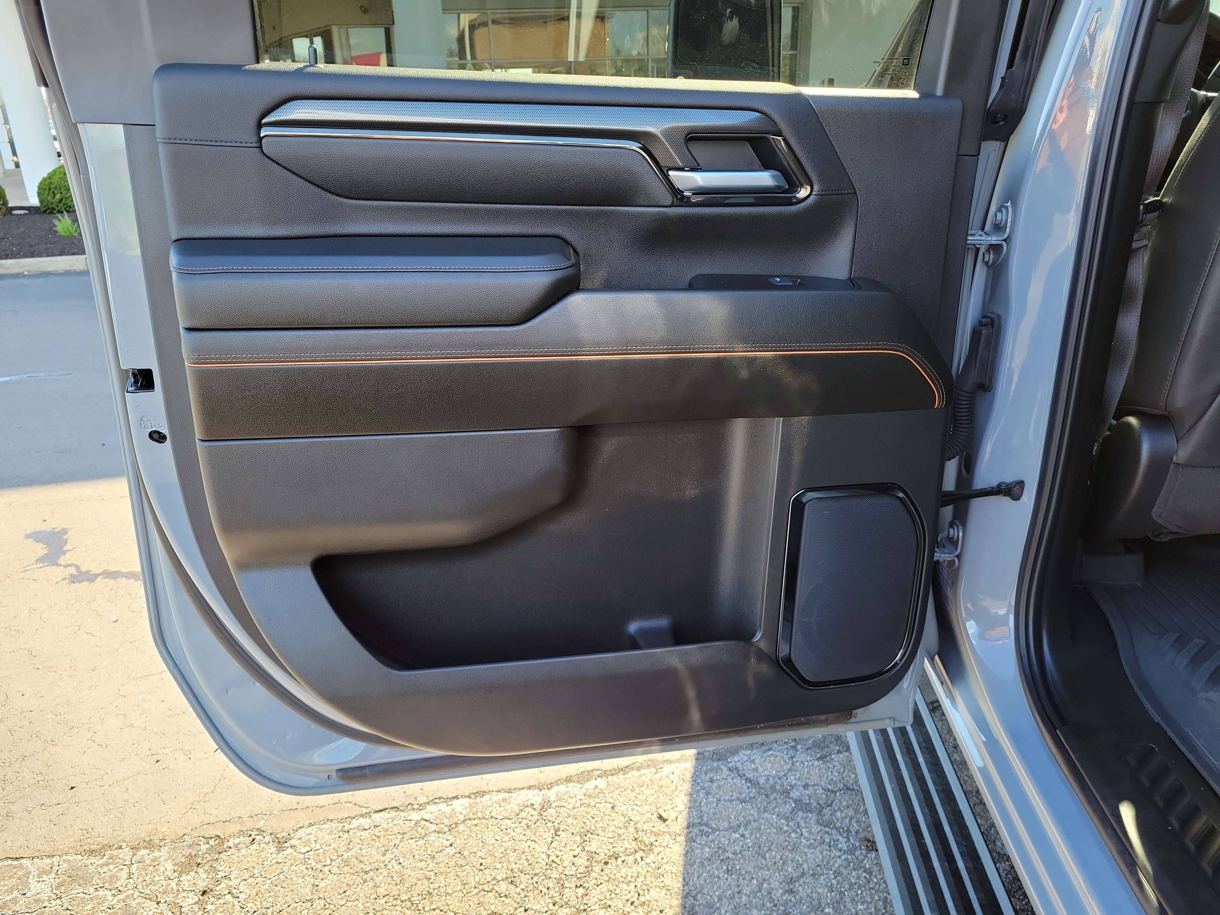 Used 2025 GMC Sierra 3500 AT4 w/ AT4 Premium Plus Package image 14