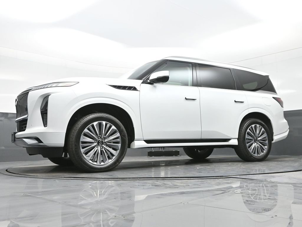 Used 2025 INFINITI QX80 Sensory image 11