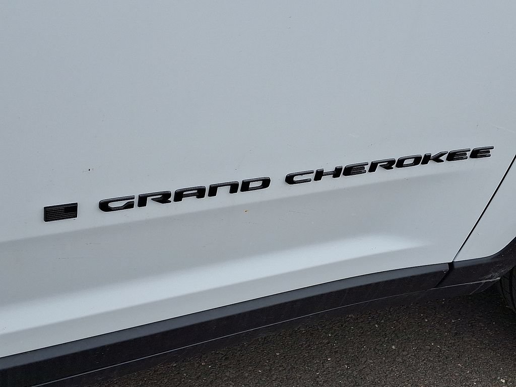 New 2026 Jeep Grand Cherokee Altitude AWD/4WD image 21