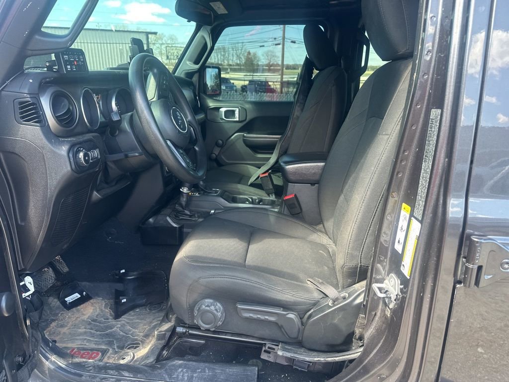 Used 2018 Jeep Wrangler Unlimited Sport image 11