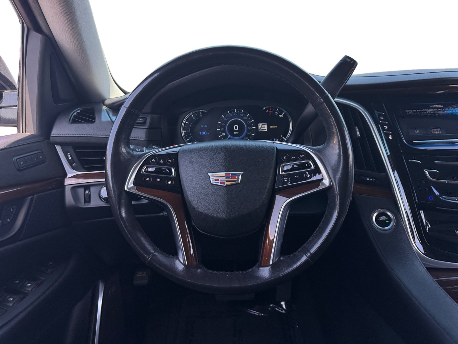 Used 2019 Cadillac Escalade Luxury AWD/4WD image 12