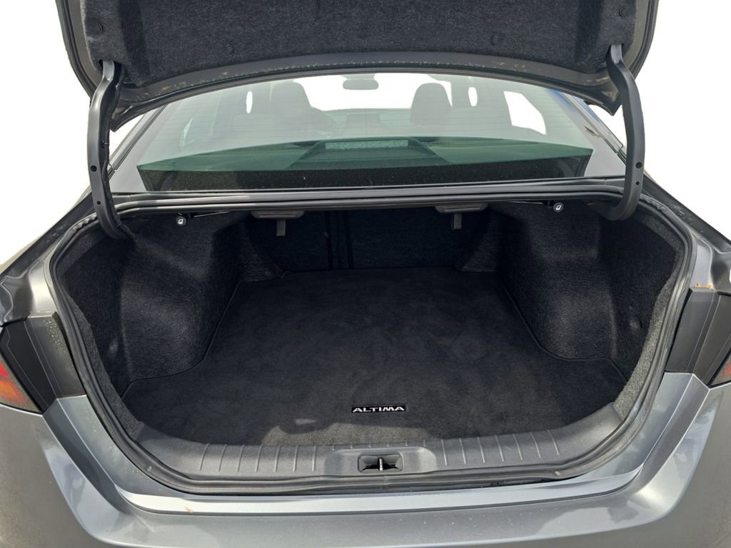 Used 2024 Nissan Altima 2.5 SV FWD image 19