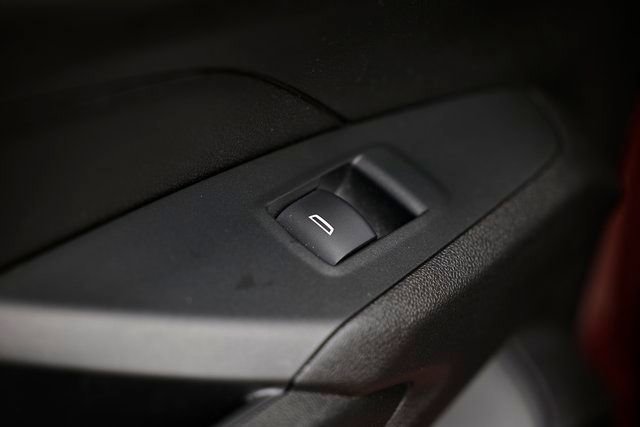 Used 2025 Chevrolet Trax LT image 24