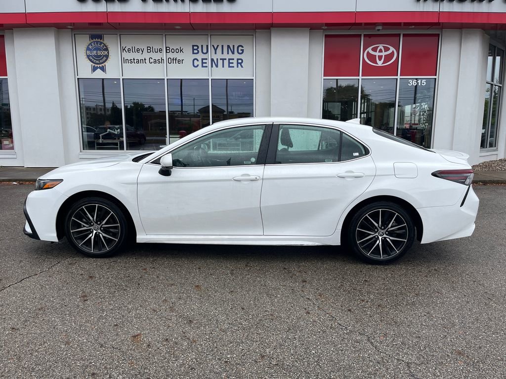 Certified 2024 Toyota Camry SE image 32