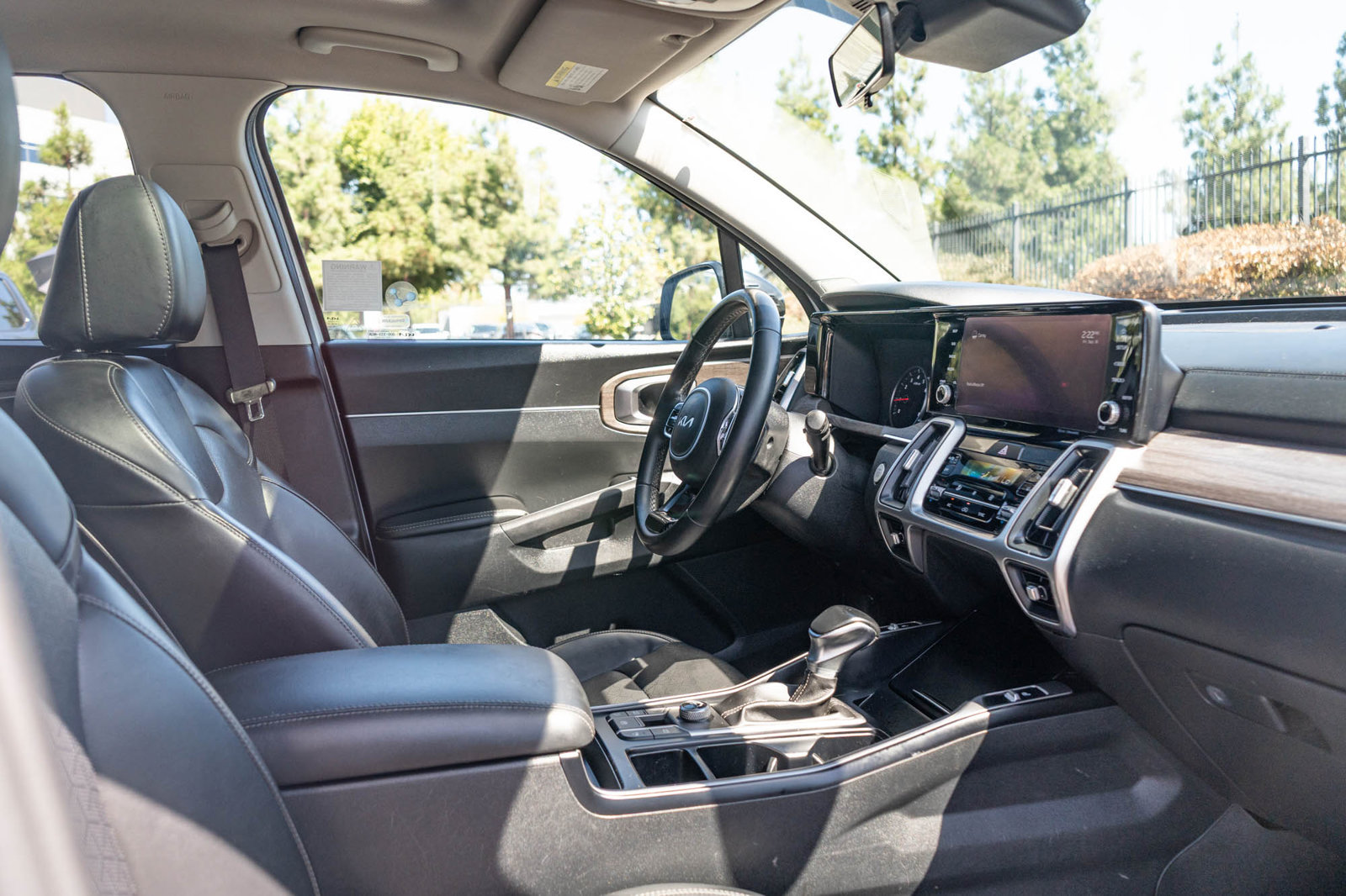 Used 2022 Kia Sorento EX w/ Panoramic Sunroof Package FWD image 22