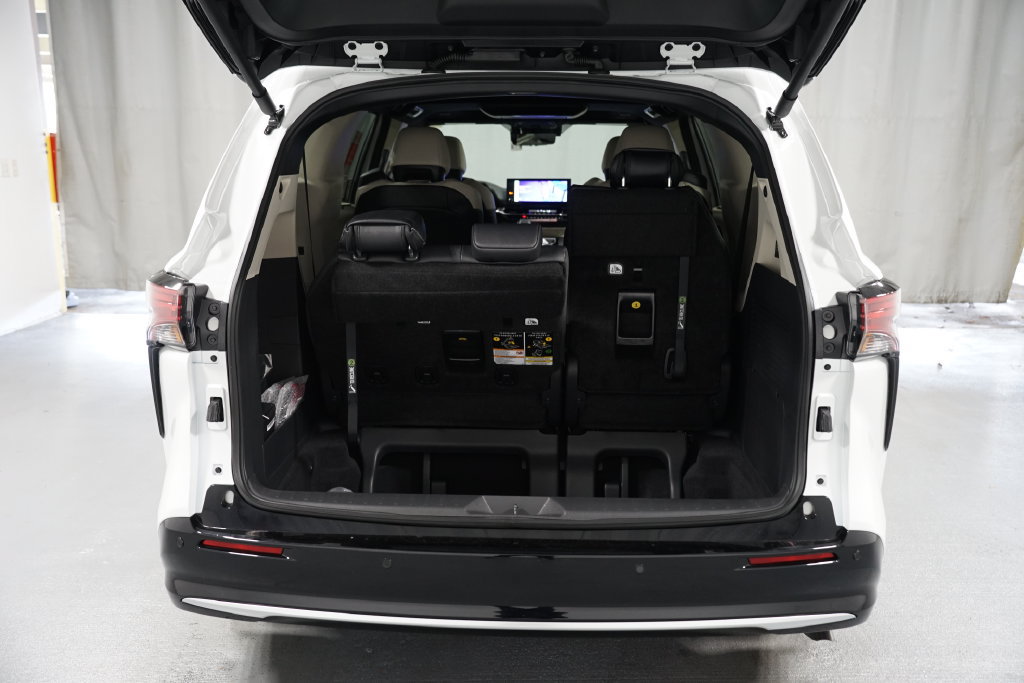 New 2026 Toyota Sienna Platinum AWD/4WD image 41