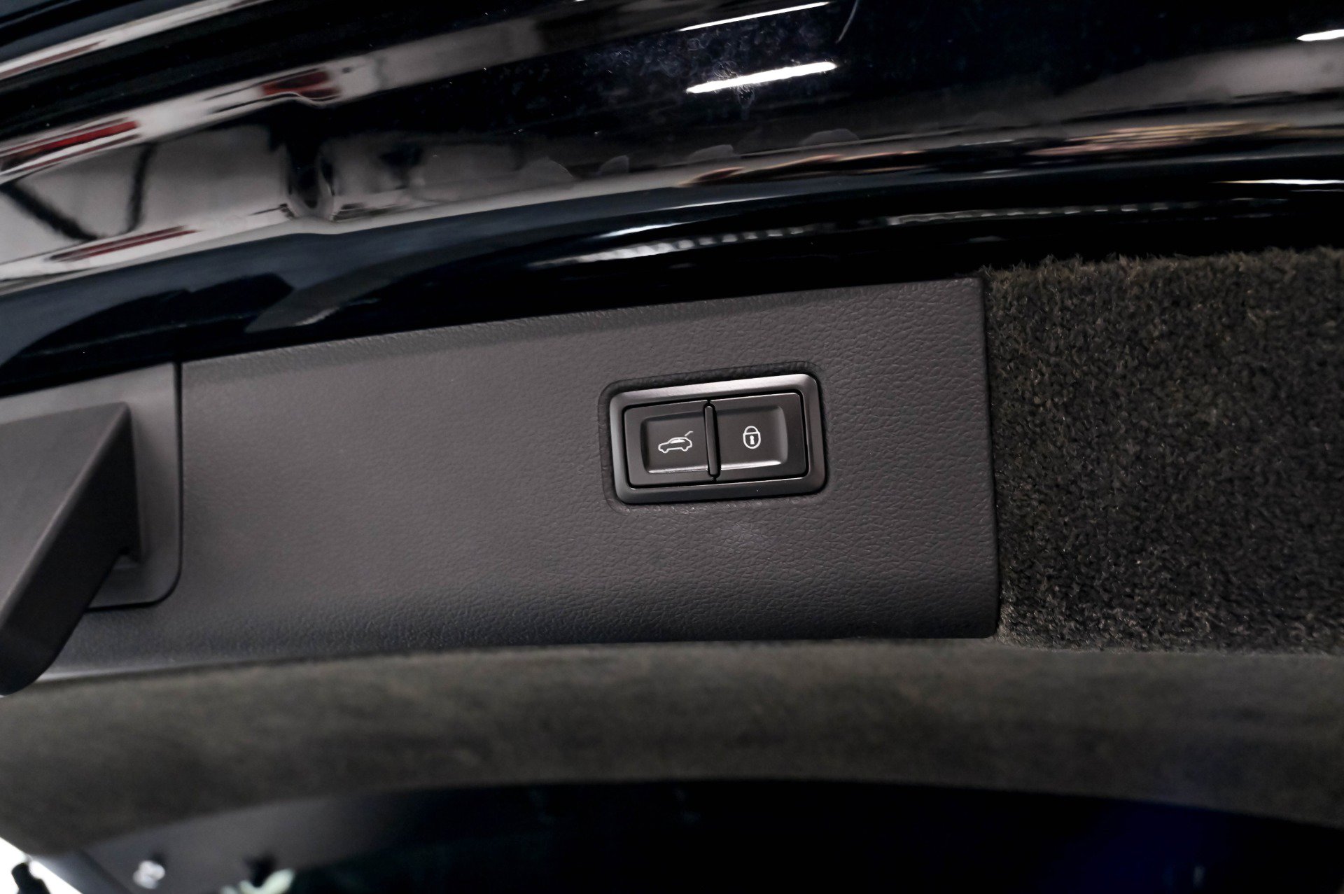 Used 2021 Bentley Bentayga w/ First Edition Specification AWD/4WD image 49