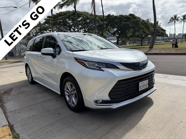 Used 2022 Toyota Sienna XLE w/ XLE Plus Package