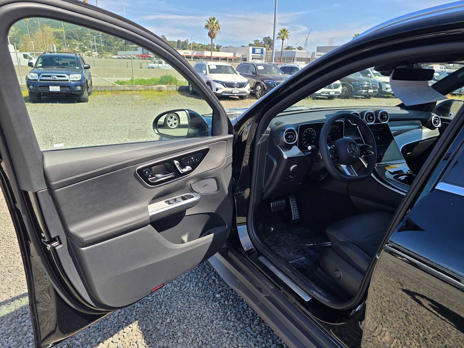 Used 2026 Mercedes-Benz GLC 300 4MATIC image 21