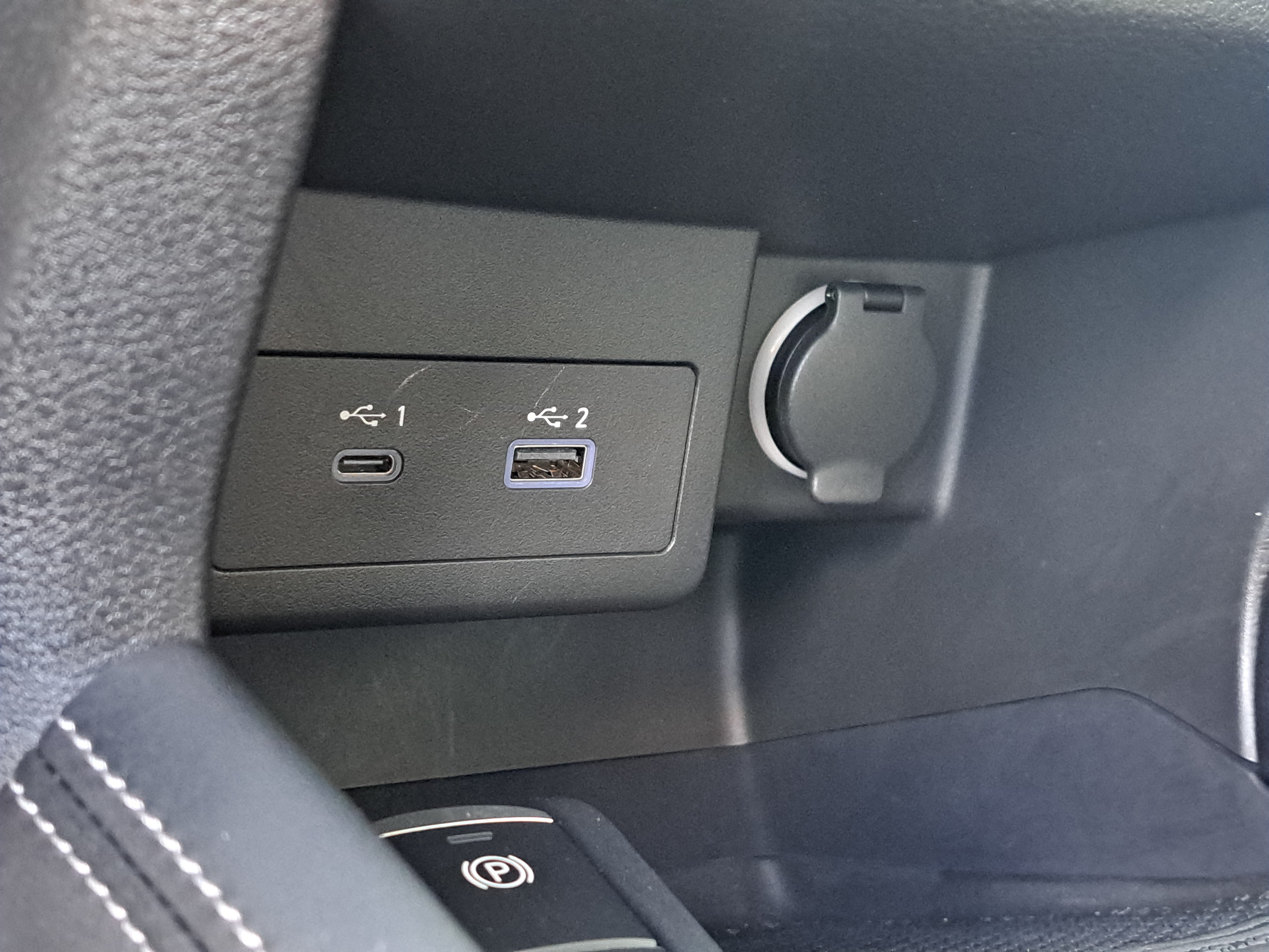 Certified 2021 Nissan Kicks SV FWD image 29