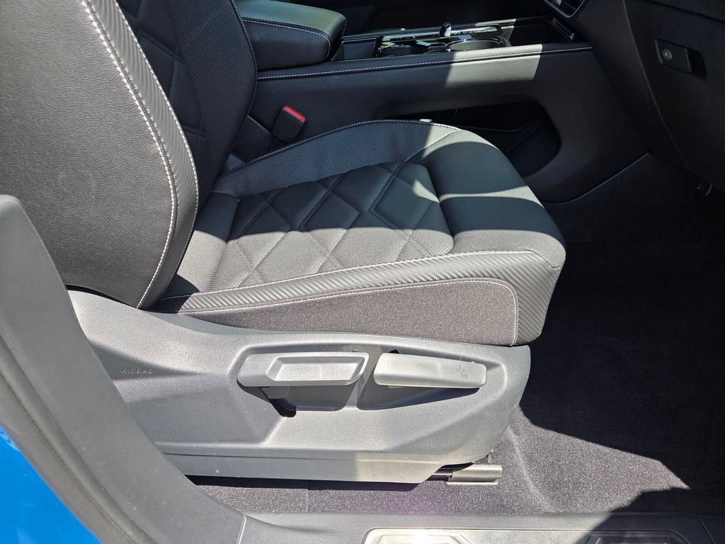Used 2026 Volkswagen Atlas Cross Sport SE w/ Black Wheel Package FWD image 29