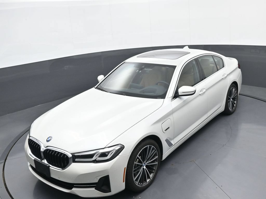 Used 2023 BMW 530e xDrive w/ Premium Package AWD/4WD image 32