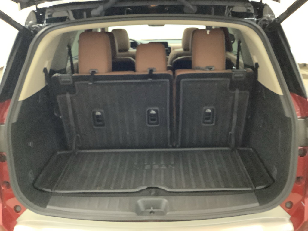 Used 2023 Nissan Pathfinder Platinum AWD/4WD image 8