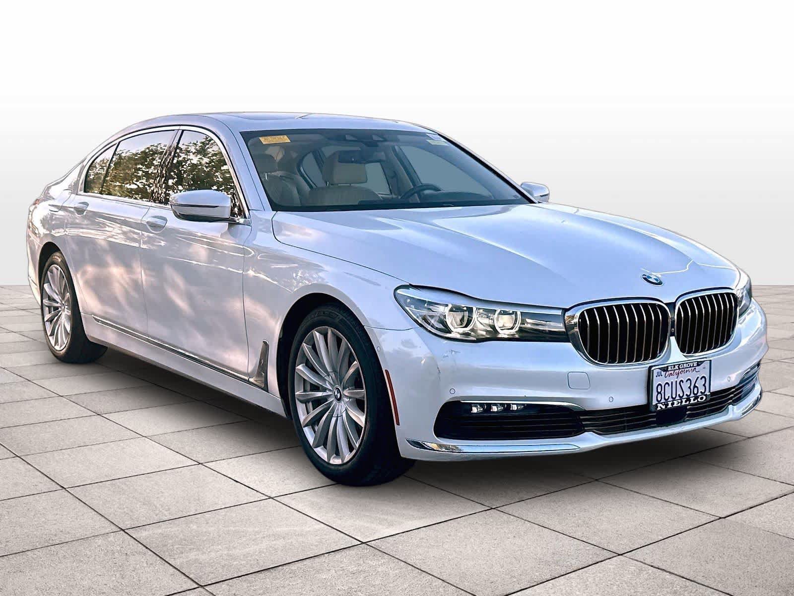 Used 2016 BMW 740i RWD image 3