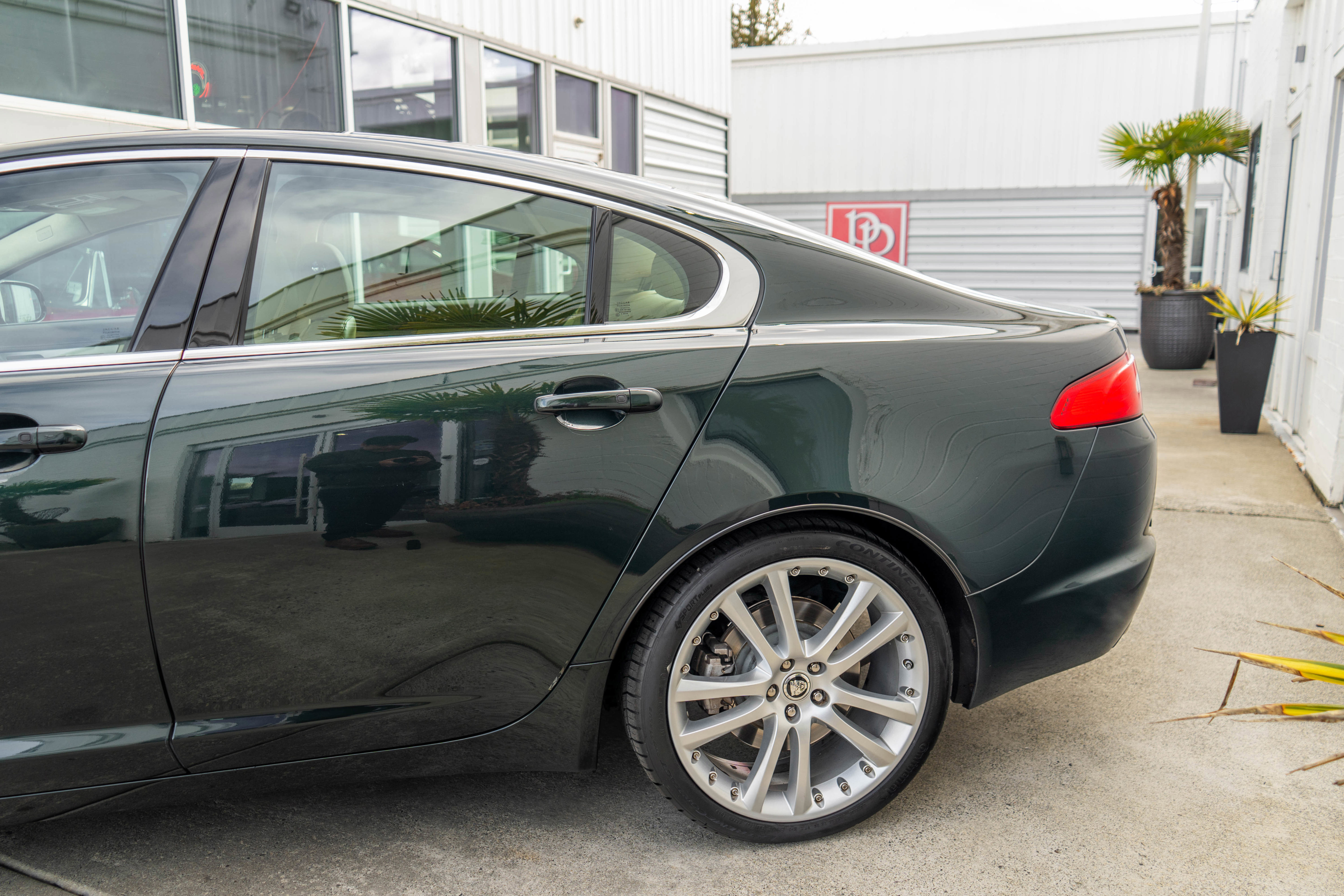 Used 2011 Jaguar XF Portfolio image 5