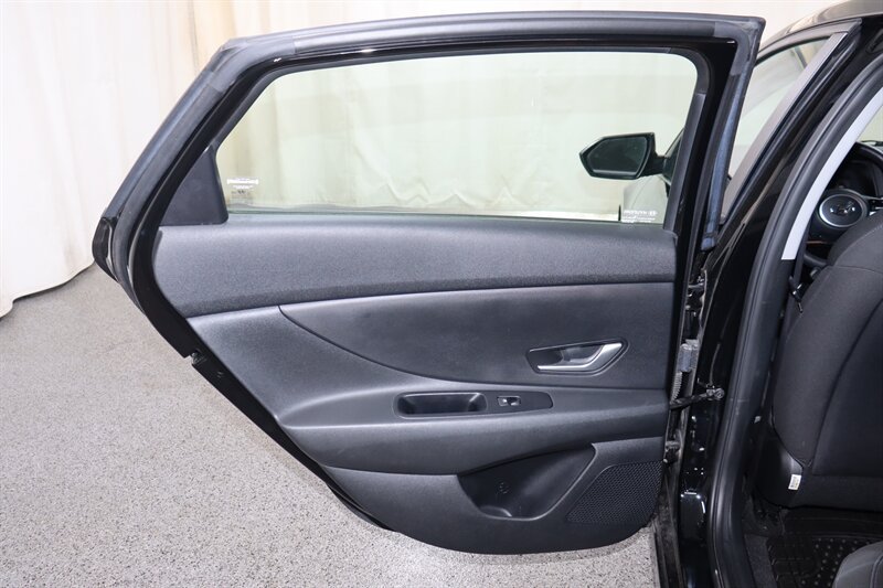 Used 2021 Hyundai Elantra SEL FWD image 25